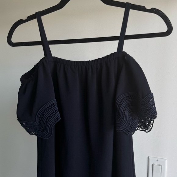 Ann Taylor Navy Cold Shoulder Ruffle Lined Dress Size XS - Picture 2 of 6